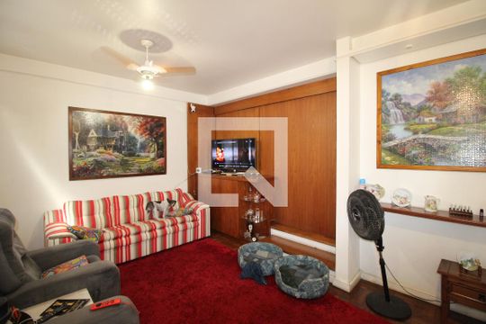 Sala de casa à venda com 4 quartos, 270m² em Bom Jesus, Porto Alegre
