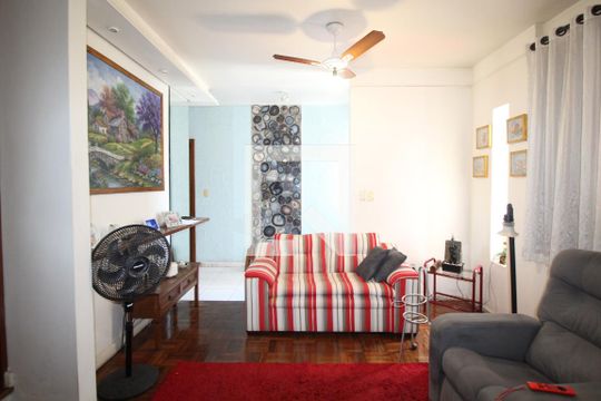 Sala de casa à venda com 4 quartos, 270m² em Bom Jesus, Porto Alegre