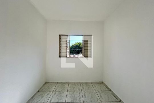 Quarto 2 de casa à venda com 4 quartos, 140m² em Jardim Nova Europa, Campinas