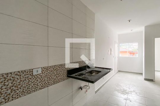 Cozinha /área de serviço  de apartamento para alugar com 2 quartos, 42m² em Vila Sao Francisco, São Paulo
