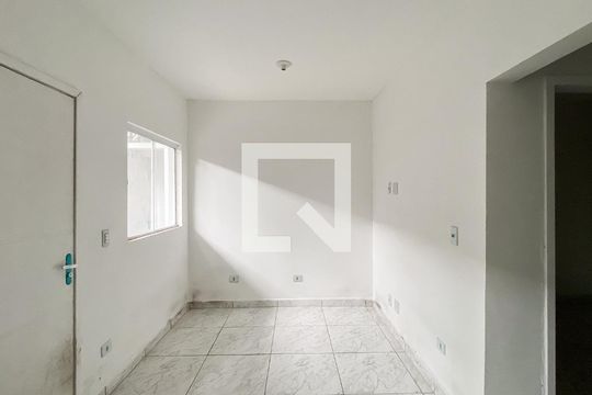 Sala/cozinha de apartamento para alugar com 2 quartos, 40m² em Vila Sao Francisco, São Paulo