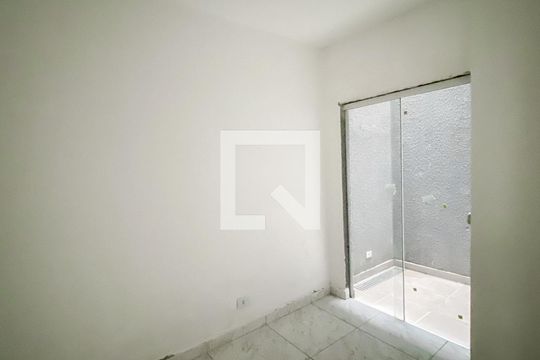 Quarto 1 de apartamento para alugar com 2 quartos, 40m² em Vila Sao Francisco, São Paulo