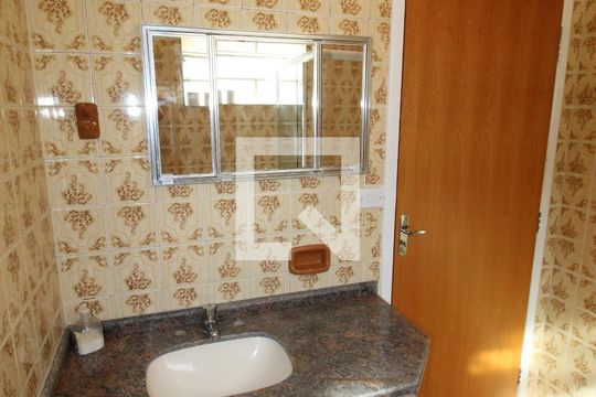 Banheiro de casa para alugar com 3 quartos, 100m² em Bosque dos Eucaliptos, São José dos Campos