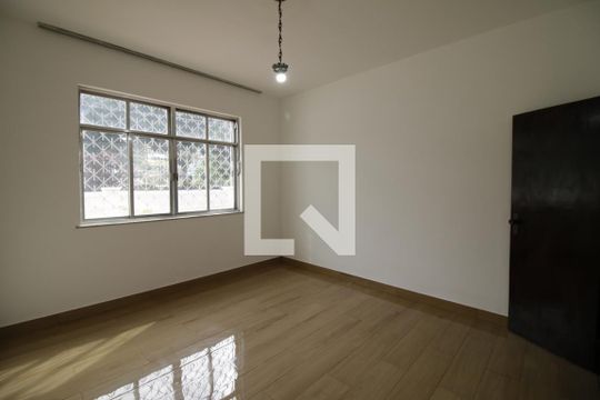 Quarto 1 de casa para alugar com 3 quartos, 180m² em Tanque, Rio de Janeiro