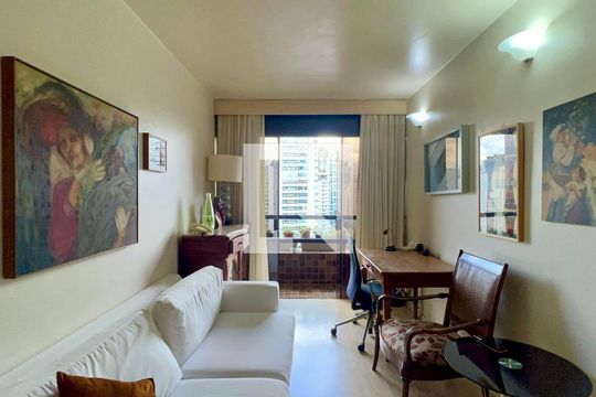 Sala de apartamento para alugar com 1 quarto, 45m² em Pinheiros, São Paulo