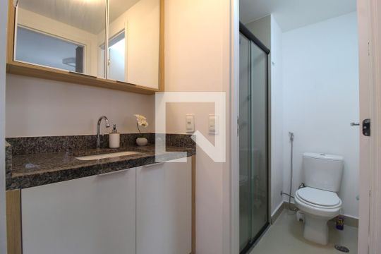 Banheiro de apartamento para alugar com 1 quarto, 30m² em Moema, São Paulo