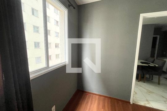 Quarto 2 de apartamento para alugar com 2 quartos, 41m² em Vila Diva, São Paulo