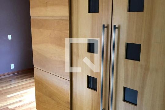Quarto de casa de condomínio para alugar com 3 quartos, 170m² em Jardim Leonor Mendes de Barros, São Paulo