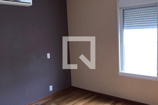 Quarto de casa de condomínio para alugar com 3 quartos, 170m² em Jardim Leonor Mendes de Barros, São Paulo