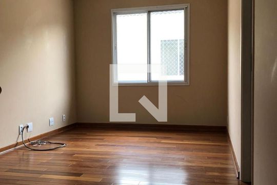 Quarto de casa de condomínio para alugar com 3 quartos, 170m² em Jardim Leonor Mendes de Barros, São Paulo