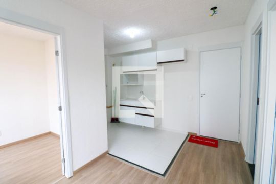 Sala / Cozinha de apartamento à venda com 2 quartos, 32m² em Jardim Caravelas, São Paulo