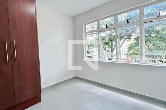 Apartamento à venda com 2 quartos, 60m² em Anchieta, Belo Horizonte