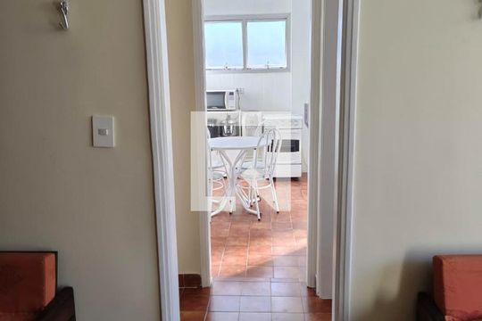 Corredor de apartamento para alugar com 1 quarto, 51m² em Guilhermina, Praia Grande