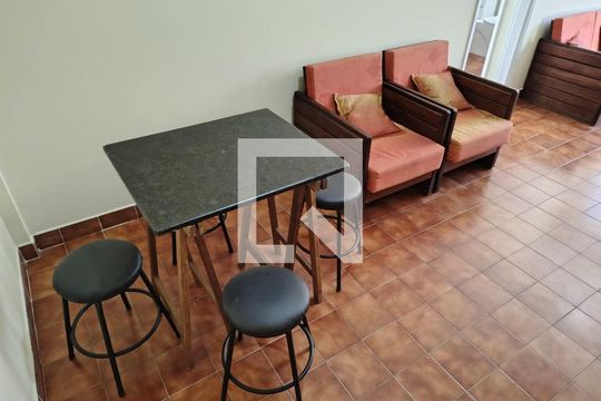 Sala de apartamento para alugar com 1 quarto, 51m² em Guilhermina, Praia Grande