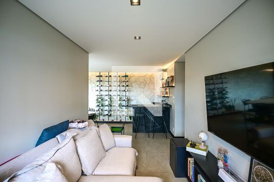 Sala de Tv de apartamento à venda com 1 quarto, 77m² em Vila Suzana, São Paulo