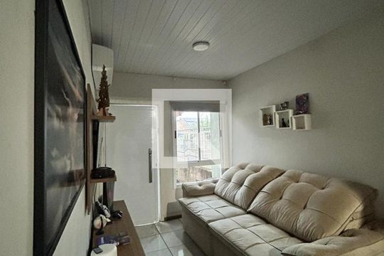 Casa à venda com 2 quartos, 45m² em Olaria, Canoas