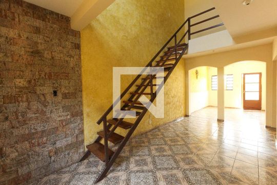 Sala de casa para alugar com 3 quartos, 360m² em Milionários, Belo Horizonte