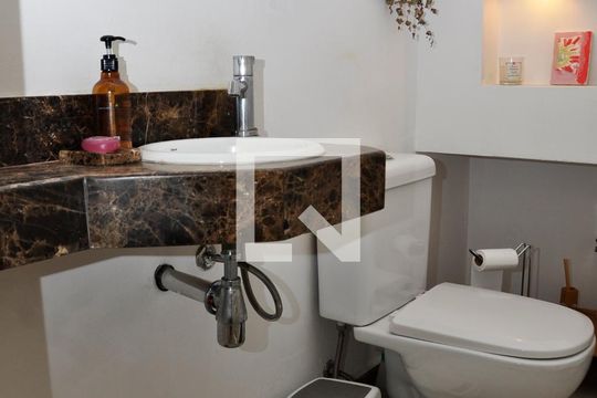 Detalhe - Sala - Lavabo de casa à venda com 4 quartos, 160m² em Vila Fiat Lux, São Paulo