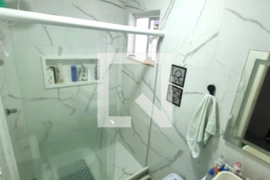 Banheiro de casa de condomínio para alugar com 3 quartos, 195m² em Caxito Pequeno, Maricá