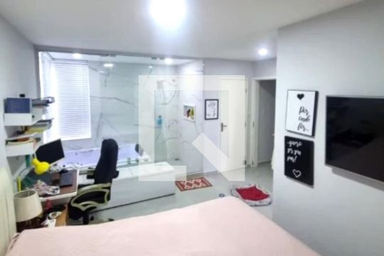 Quarto de casa de condomínio para alugar com 3 quartos, 195m² em Caxito Pequeno, Maricá