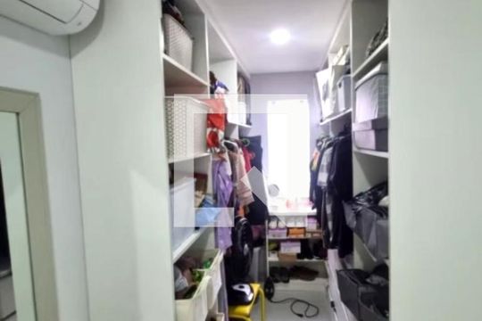 Quarto de casa de condomínio para alugar com 3 quartos, 195m² em Caxito Pequeno, Maricá