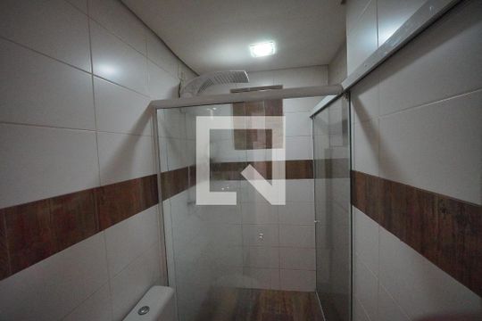 Banheiro de apartamento para alugar com 1 quarto, 80m² em Ponta de Baixo, São José