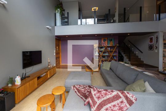 Sala de TV de casa de condomínio à venda com 4 quartos, 350m² em Alphaville, Nova Lima