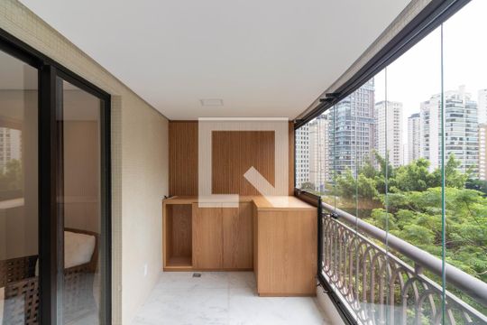 Varanda de apartamento à venda com 3 quartos, 123m² em Vila Nova Conceição, São Paulo