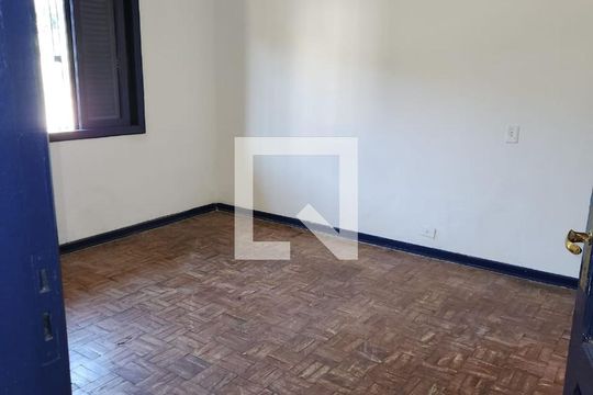 Quarto de casa para alugar com 3 quartos, 169m² em Vila Chica Luisa, São Paulo