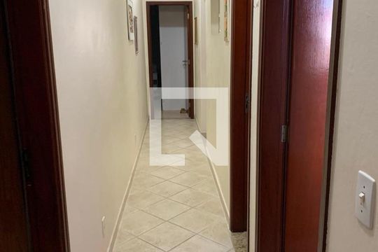 Corredor de casa para alugar com 4 quartos, 217m² em Jardim Garcia, Campinas