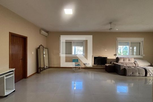 Casa à venda com 3 quartos, 472m² em Padre Reus, São Leopoldo