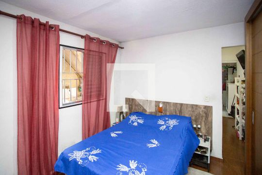 Quarto Suíte de casa à venda com 2 quartos, 134m² em Canhema, Diadema