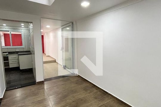 Quarto 2 de casa para alugar com 6 quartos, 252m² em Jardim Rosa de Franca, Guarulhos