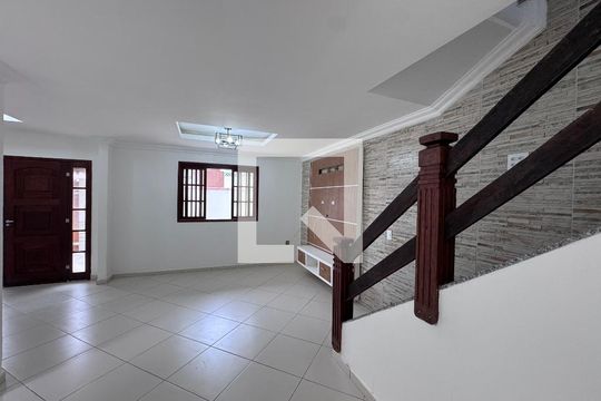 Sala de casa à venda com 4 quartos, 200m² em Vargem Grande, Rio de Janeiro