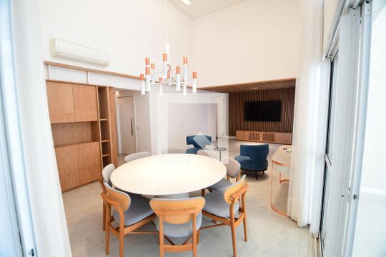 Sala de apartamento para alugar com 3 quartos, 188m² em Cambuí, Campinas