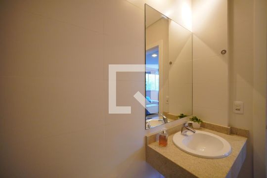 Banheiro de apartamento para alugar com 2 quartos, 62m² em João Paulo, Florianópolis