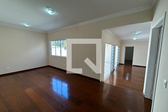Sala de casa de condomínio para alugar com 3 quartos, 260m² em Residencial das Estrelas, Barueri