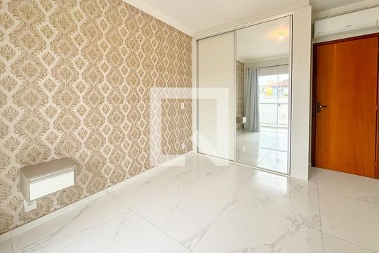 Suíte 1 de casa para alugar com 3 quartos, 120m² em Ingleses do Rio Vermelho, Florianópolis