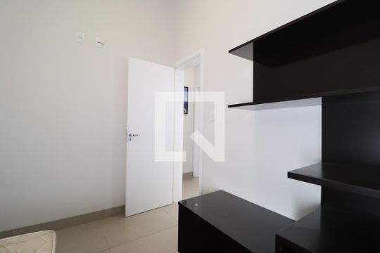 Quarto 1 de apartamento para alugar com 3 quartos, 57m² em Umuarama, Uberlândia