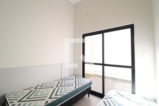 Quarto 2 de apartamento para alugar com 3 quartos, 57m² em Umuarama, Uberlândia