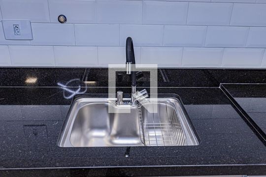 Sala, cozinha e área de serviço de apartamento à venda com 2 quartos, 42m² em Parque Sao Domingos, São Paulo