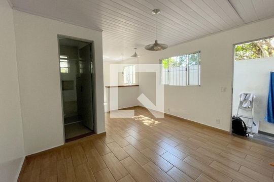 Casa para alugar com 1 quarto, 42m² em Vila Amalia (zona Norte), São Paulo
