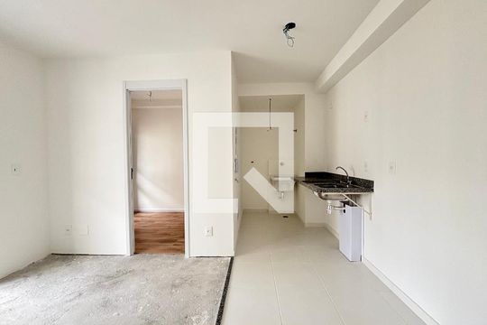 Sala/Cozinha de apartamento à venda com 2 quartos, 42m² em Campo Belo, São Paulo