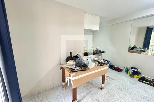 Sala de apartamento à venda com 3 quartos, 58m² em Jardim Cocaia, Guarulhos