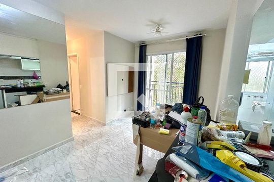 Sala de apartamento à venda com 3 quartos, 58m² em Jardim Cocaia, Guarulhos