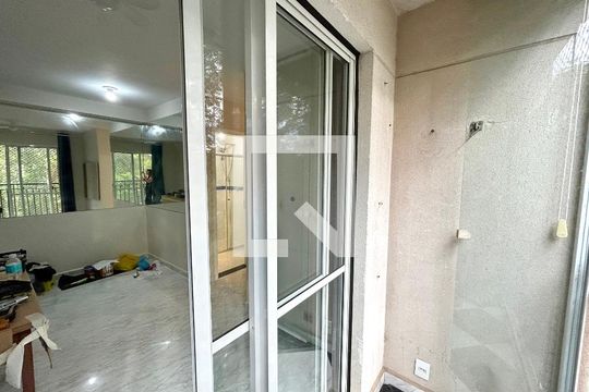Varanda da Sala de apartamento à venda com 3 quartos, 58m² em Jardim Cocaia, Guarulhos