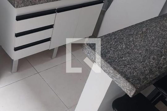 Cozinha de casa de condomínio para alugar com 2 quartos, 64m² em Parque Enseada, Guarujá