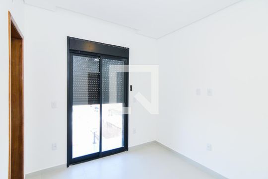Suíte 1 de casa para alugar com 3 quartos, 110m² em Parque Continental Iv, Guarulhos