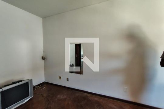 Casa à venda com 4 quartos, 360m² em Santa Terezinha, Belo Horizonte
