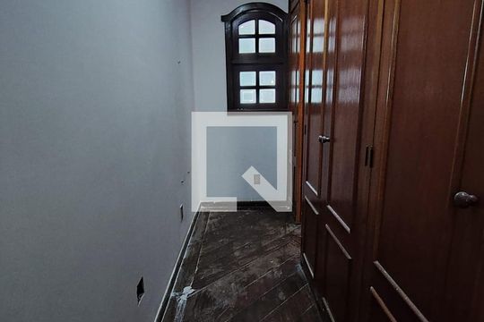 Casa à venda com 4 quartos, 360m² em Santa Terezinha, Belo Horizonte